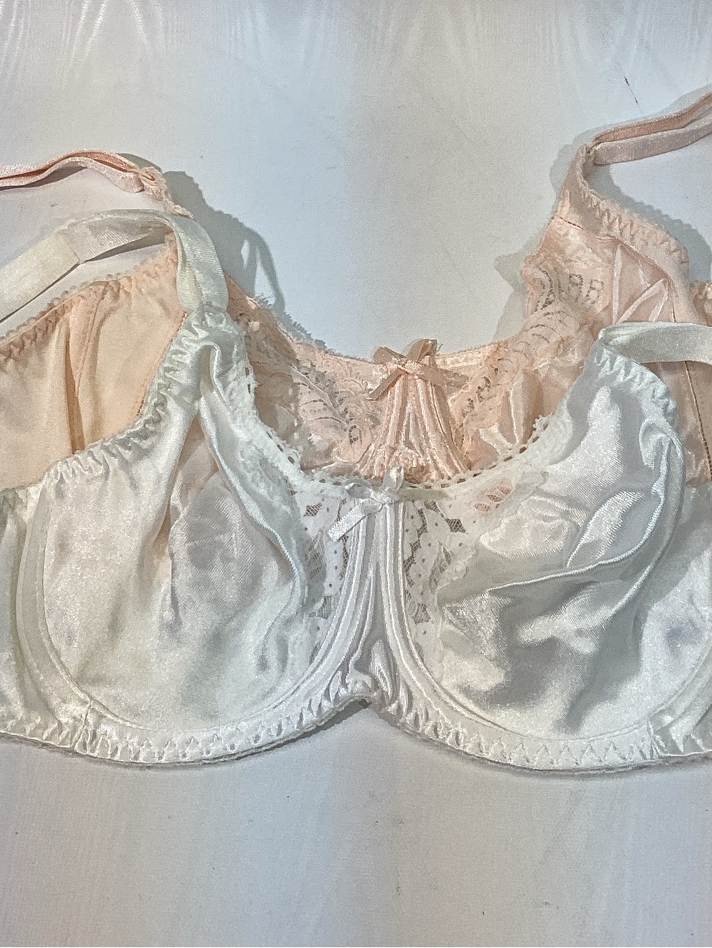 BALI VINTAGE BRA Lot of 2 SIZE 34C Blush PInk & White Shiny Satin 1980s